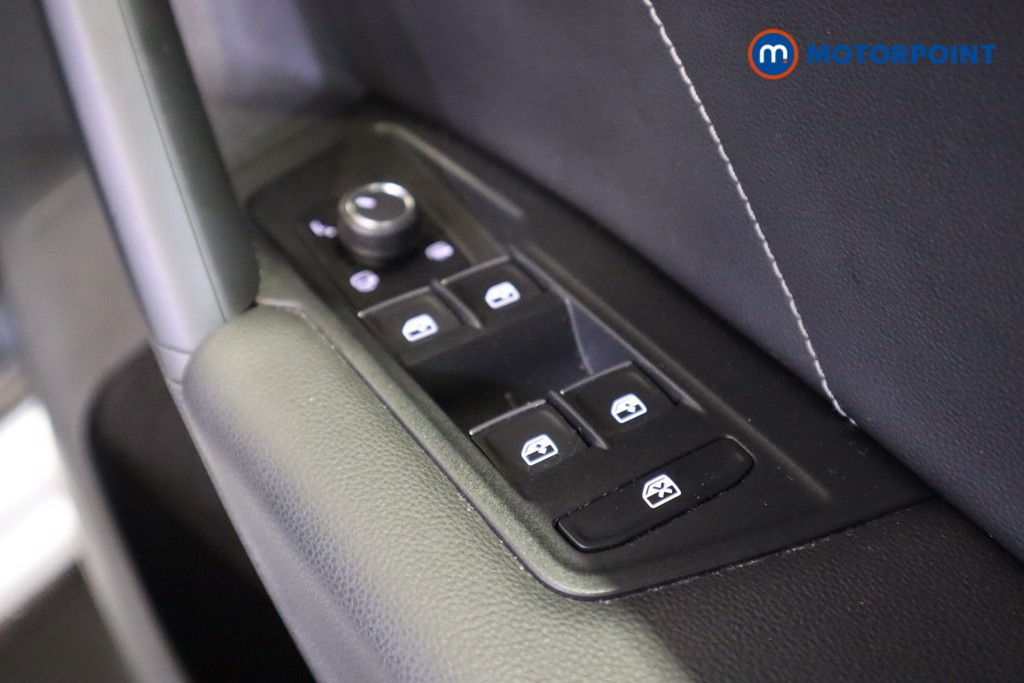 Volkswagen Tiguan R-Line Automatic Petrol SUV - Stock Number (1601811) - 14th supplementary image