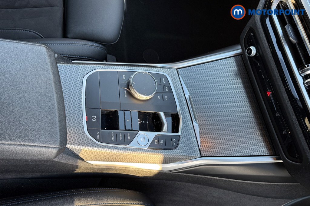 BMW 3 Series M Sport Automatic Petrol Plug-In Hybrid Estate - Stock Number (1602164) - 16th supplementary image