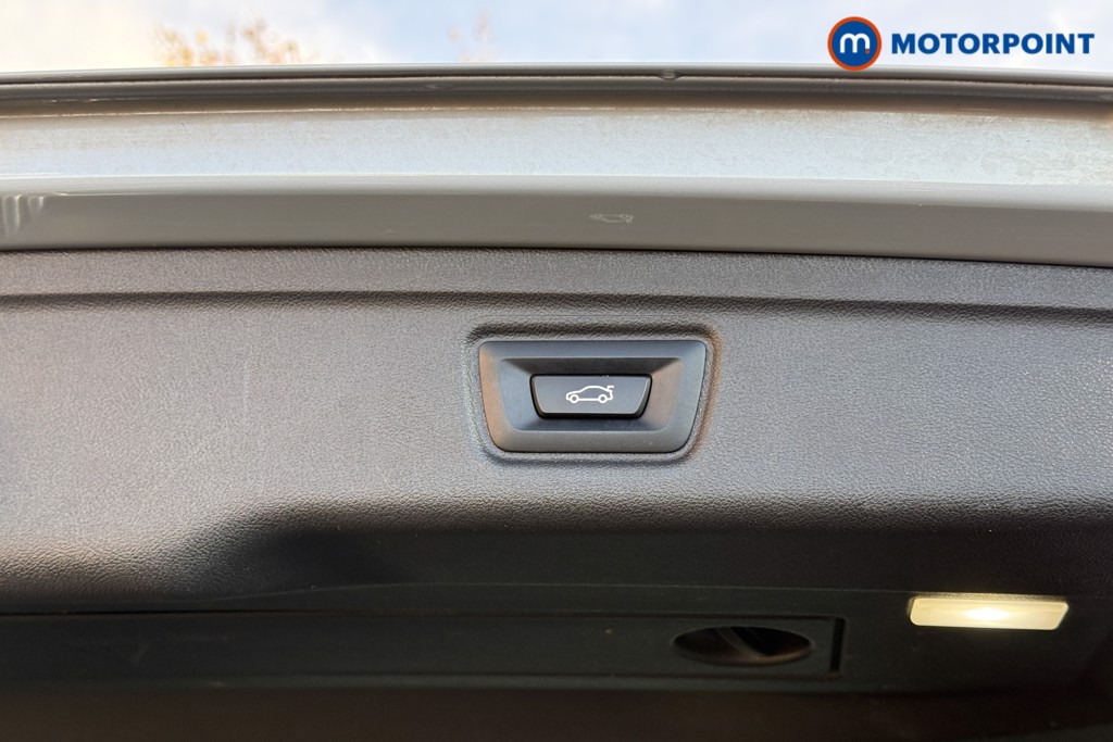 BMW 3 Series M Sport Automatic Petrol Plug-In Hybrid Estate - Stock Number (1602164) - 31st supplementary image