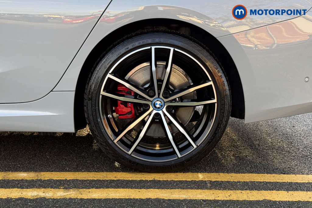 BMW 3 Series M Sport Automatic Petrol Plug-In Hybrid Estate - Stock Number (1602164) - 34th supplementary image