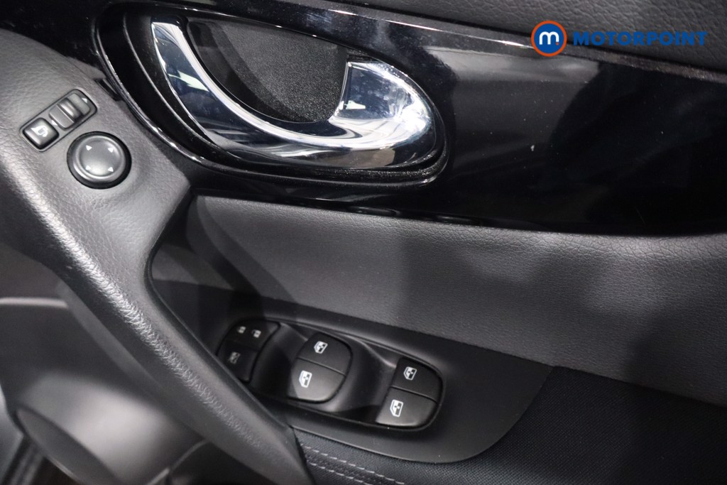 Nissan Qashqai Acenta Premium Automatic Petrol SUV - Stock Number (1602178) - 25th supplementary image