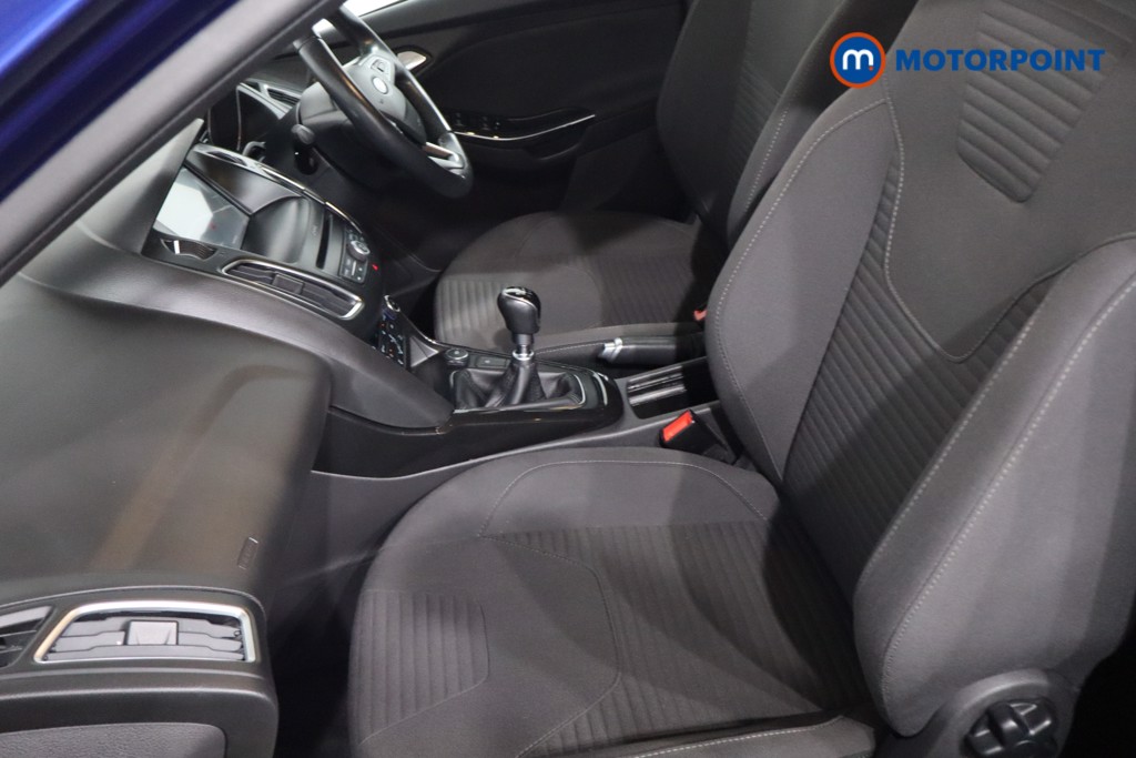 Ford Focus Titanium Manual Diesel Hatchback - Stock Number (1602382) - 4th supplementary image