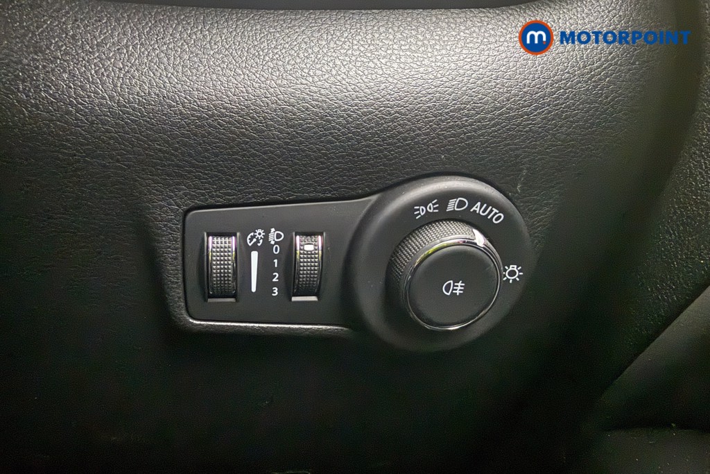 Jeep Compass Night Eagle Manual Petrol SUV - Stock Number (1587283) - 16th supplementary image