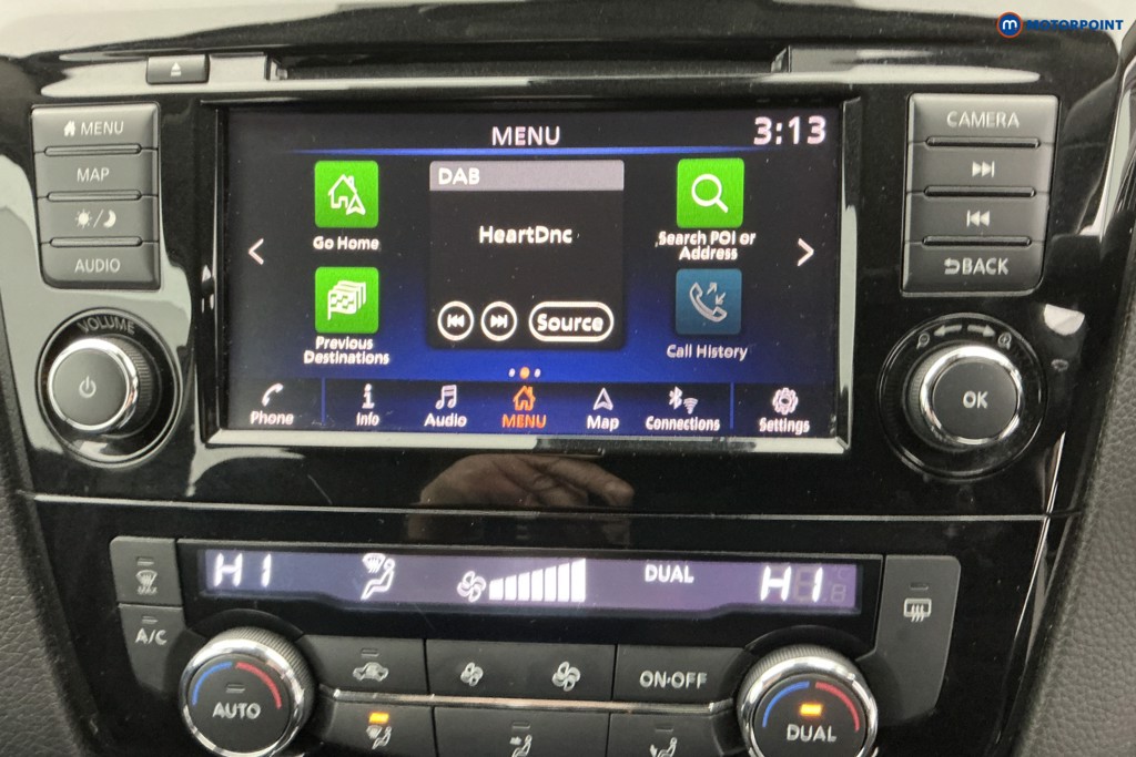 Nissan Qashqai Acenta Premium Automatic Petrol SUV - Stock Number (1587770) - 2nd supplementary image