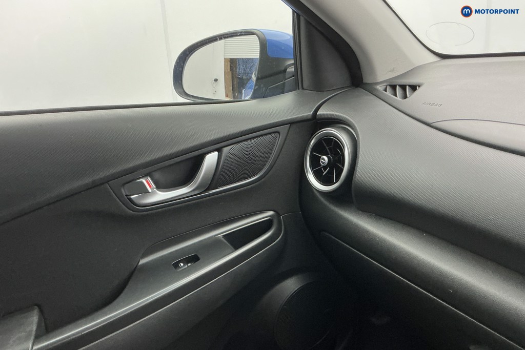 Hyundai Kona Premium Automatic Petrol-Electric Hybrid SUV - Stock Number (1594882) - 17th supplementary image