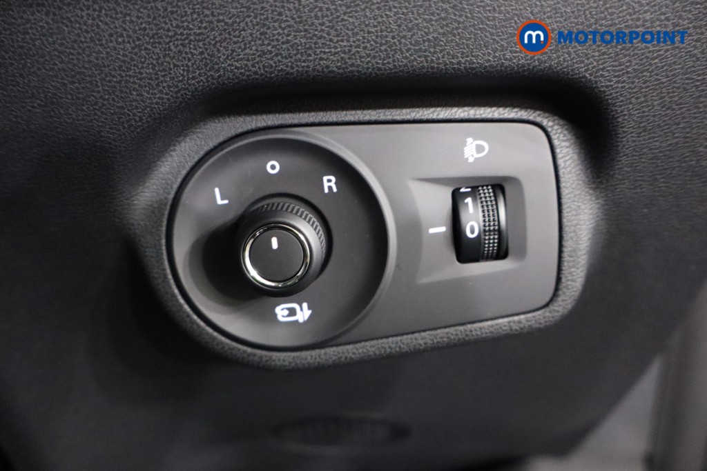 Mg Motor Uk ZS Trophy Automatic Petrol-Electric Hybrid SUV - Stock Number (1596134) - 15th supplementary image