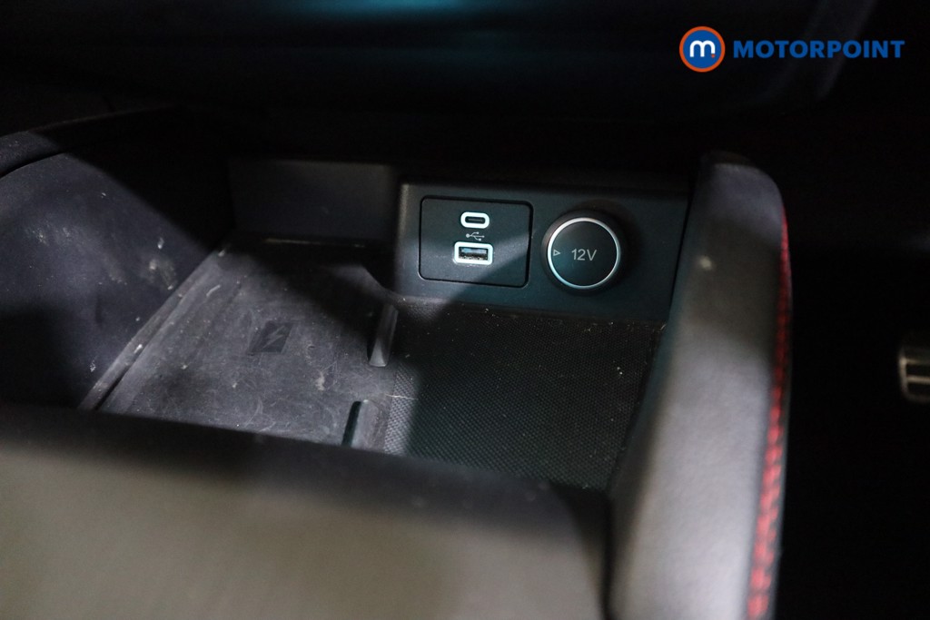 Ford Kuga St-Line Automatic Petrol Plug-In Hybrid SUV - Stock Number (1596644) - 9th supplementary image