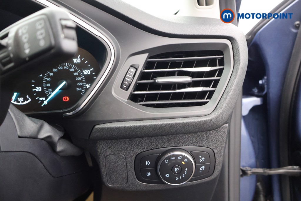 Ford Focus Active Manual Petrol Hatchback - Stock Number (1597337) - 7th supplementary image