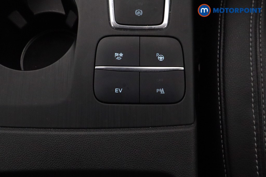 Ford Kuga Titanium First Edition Automatic Petrol Plug-In Hybrid SUV - Stock Number (1597420) - 7th supplementary image