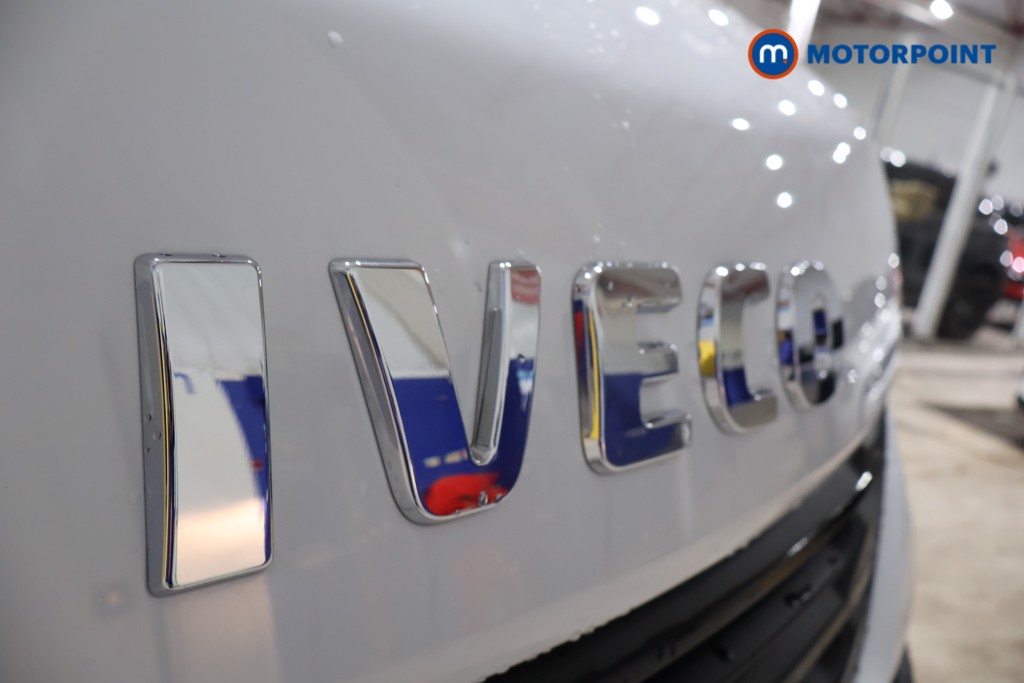Iveco Daily Business Manual Diesel High Volume-High Roof Van - Stock Number (1597470) - 15th supplementary image