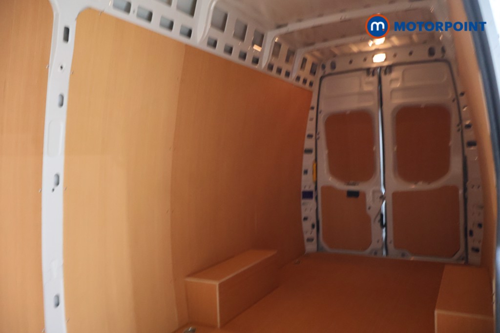 Iveco Daily Business Manual Diesel High Volume-High Roof Van - Stock Number (1597470) - 19th supplementary image