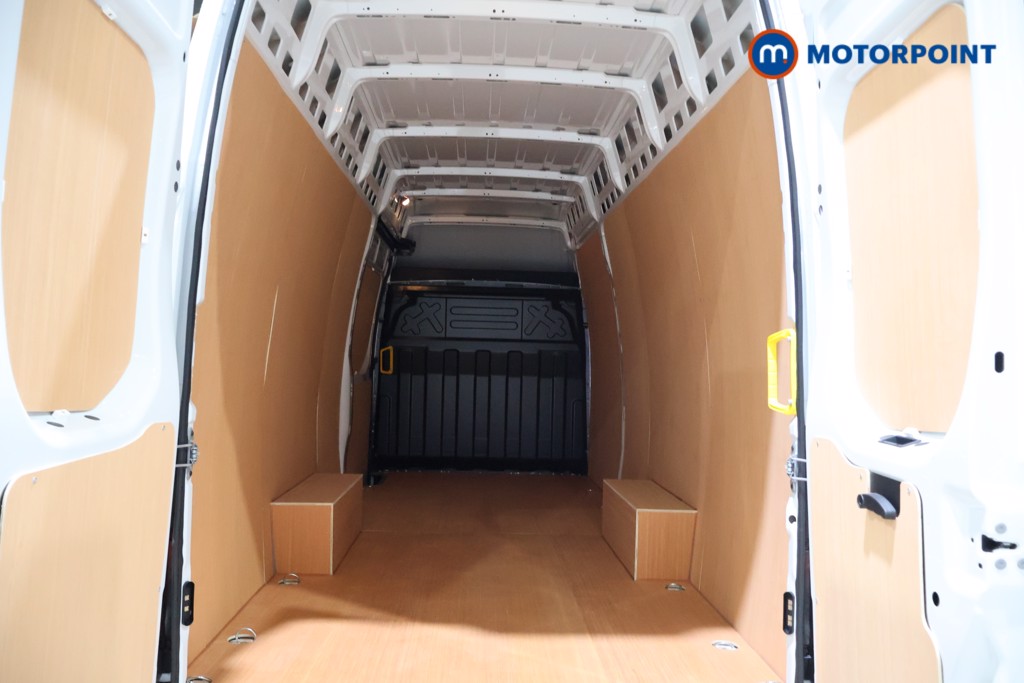 Iveco Daily Business Manual Diesel High Volume-High Roof Van - Stock Number (1597470) - 22nd supplementary image