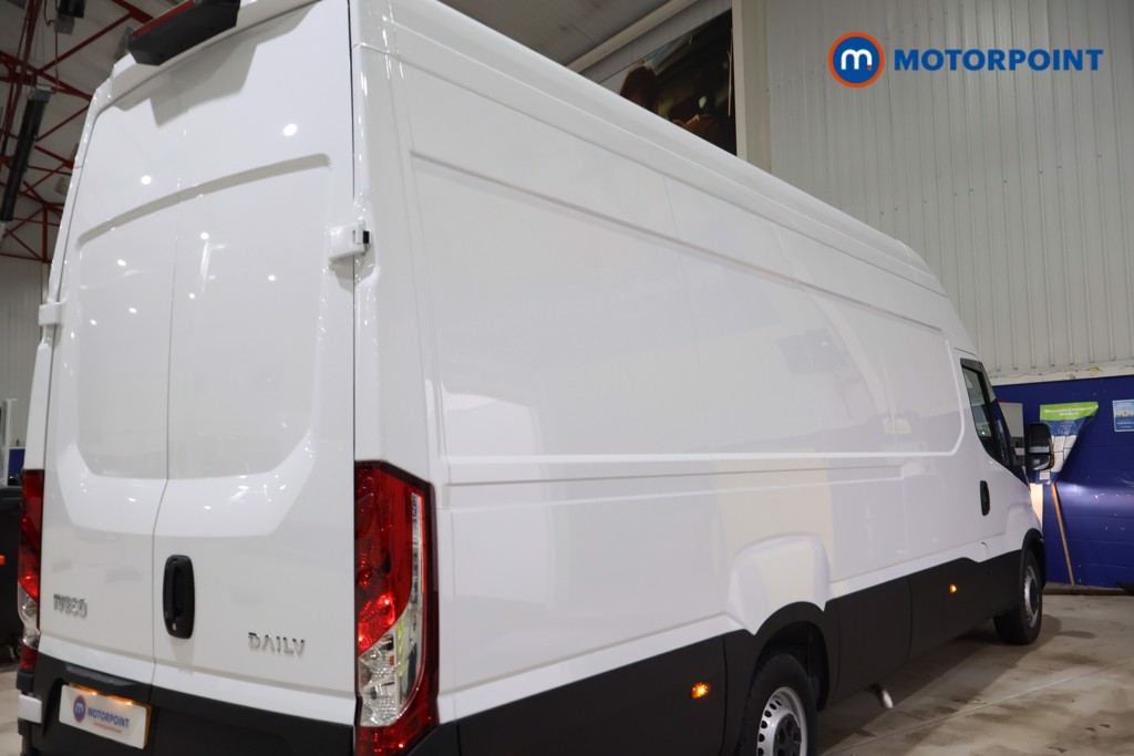 Iveco Daily Business Manual Diesel High Volume-High Roof Van - Stock Number (1597470) - 24th supplementary image