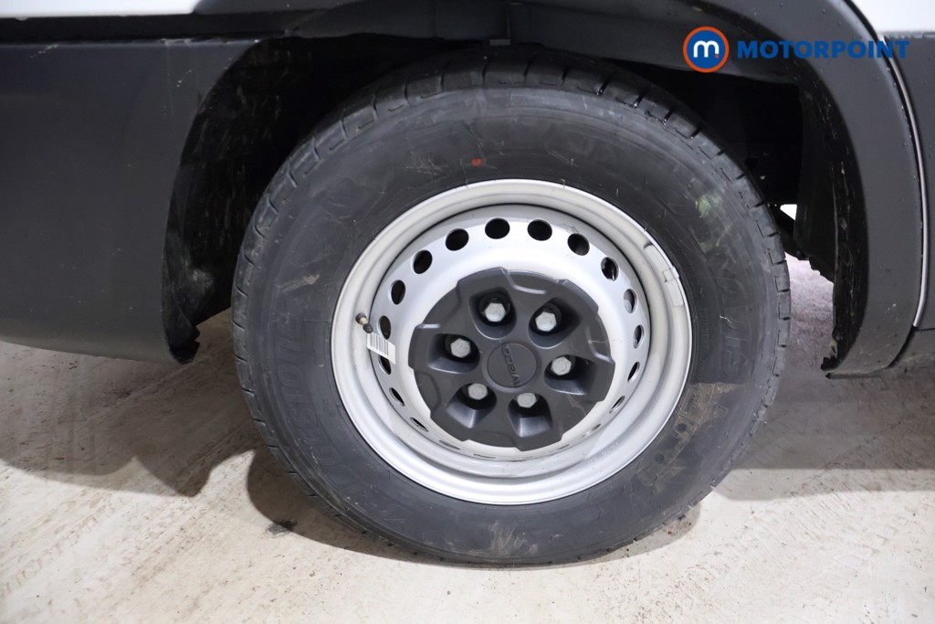 Iveco Daily Business Manual Diesel High Volume-High Roof Van - Stock Number (1597470) - 28th supplementary image