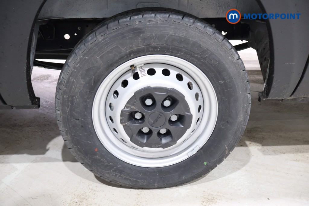 Iveco Daily Business Manual Diesel High Volume-High Roof Van - Stock Number (1597470) - 29th supplementary image