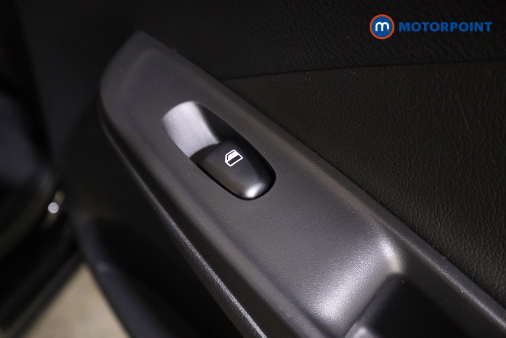 Nissan Micra Tekna Manual Petrol Hatchback - Stock Number (1598609) - 17th supplementary image