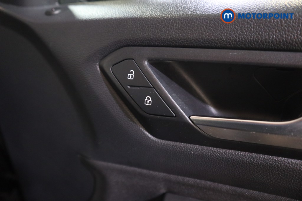 Volkswagen T-Roc Life Manual Petrol SUV - Stock Number (1598762) - 11th supplementary image