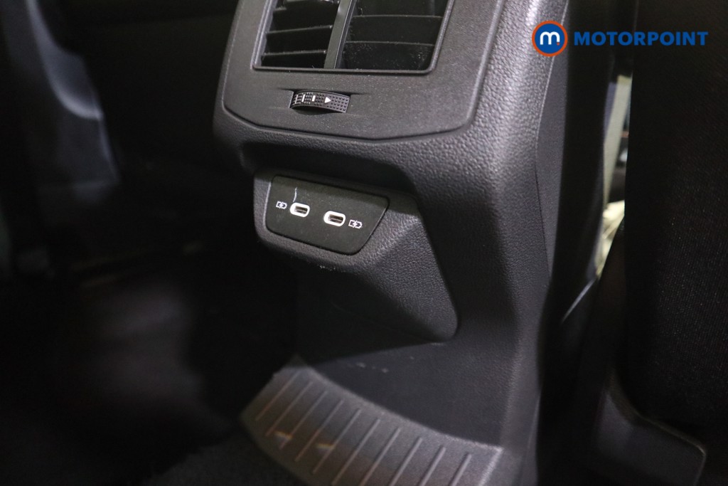 Volkswagen T-Roc Life Manual Petrol SUV - Stock Number (1598762) - 16th supplementary image