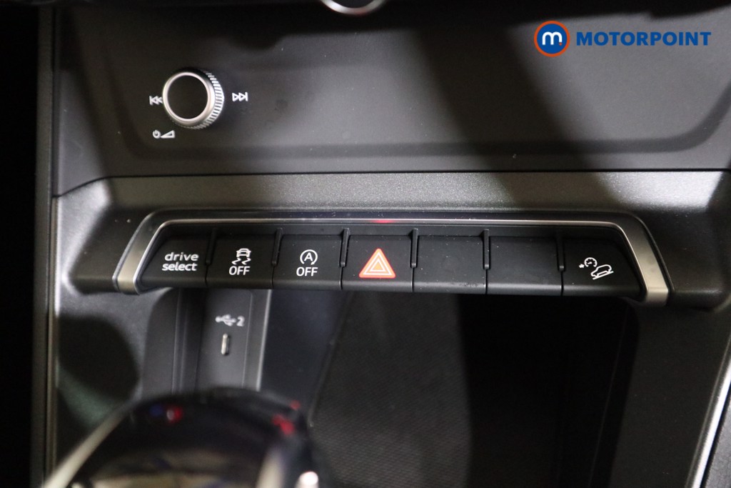 Audi Q3 Black Edition Automatic Petrol SUV - Stock Number (1600542) - 8th supplementary image