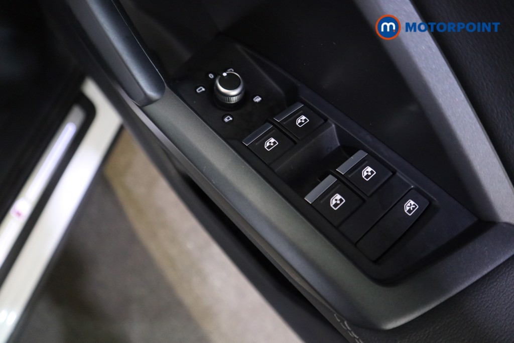 Audi Q3 Black Edition Automatic Petrol SUV - Stock Number (1600542) - 13th supplementary image