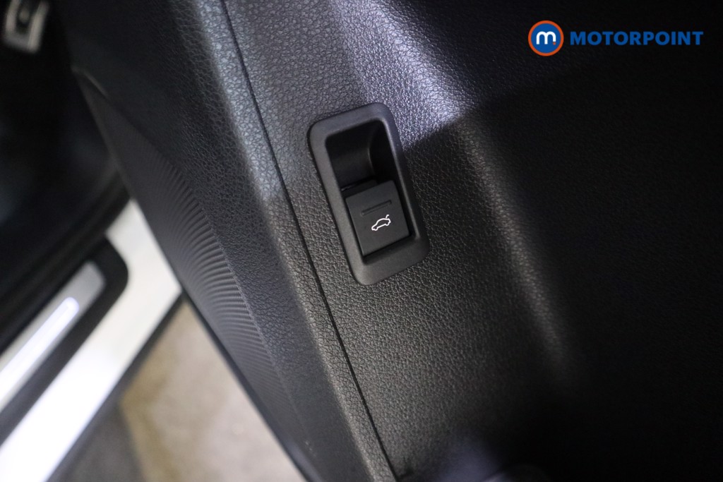 Audi Q3 Black Edition Automatic Petrol SUV - Stock Number (1600542) - 14th supplementary image