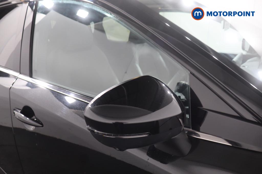 Nissan Qashqai N-Connecta Automatic Petrol SUV - Stock Number (1600701) - 23rd supplementary image