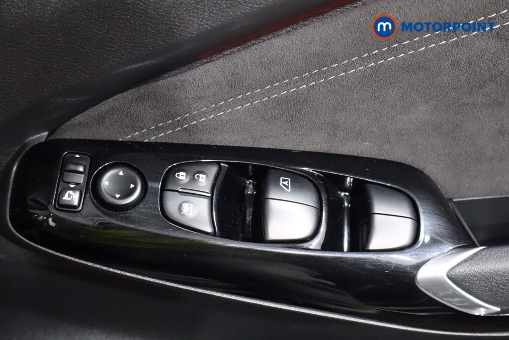 Nissan Juke Tekna-Plus Manual Petrol SUV - Stock Number (1601897) - 19th supplementary image