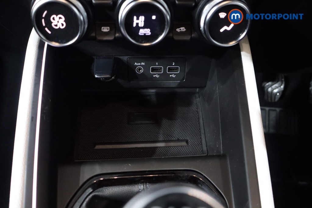 Renault Clio Techno Manual Petrol Hatchback - Stock Number (1602046) - 16th supplementary image