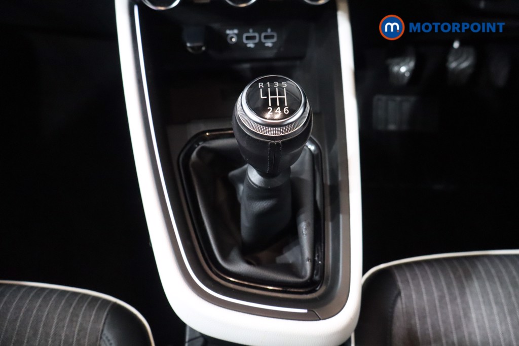 Renault Clio Techno Manual Petrol Hatchback - Stock Number (1602046) - 17th supplementary image