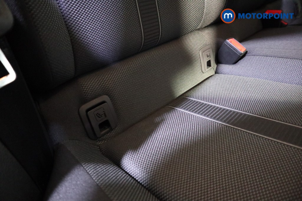 Volkswagen T-Roc Life Manual Petrol SUV - Stock Number (1602126) - 15th supplementary image