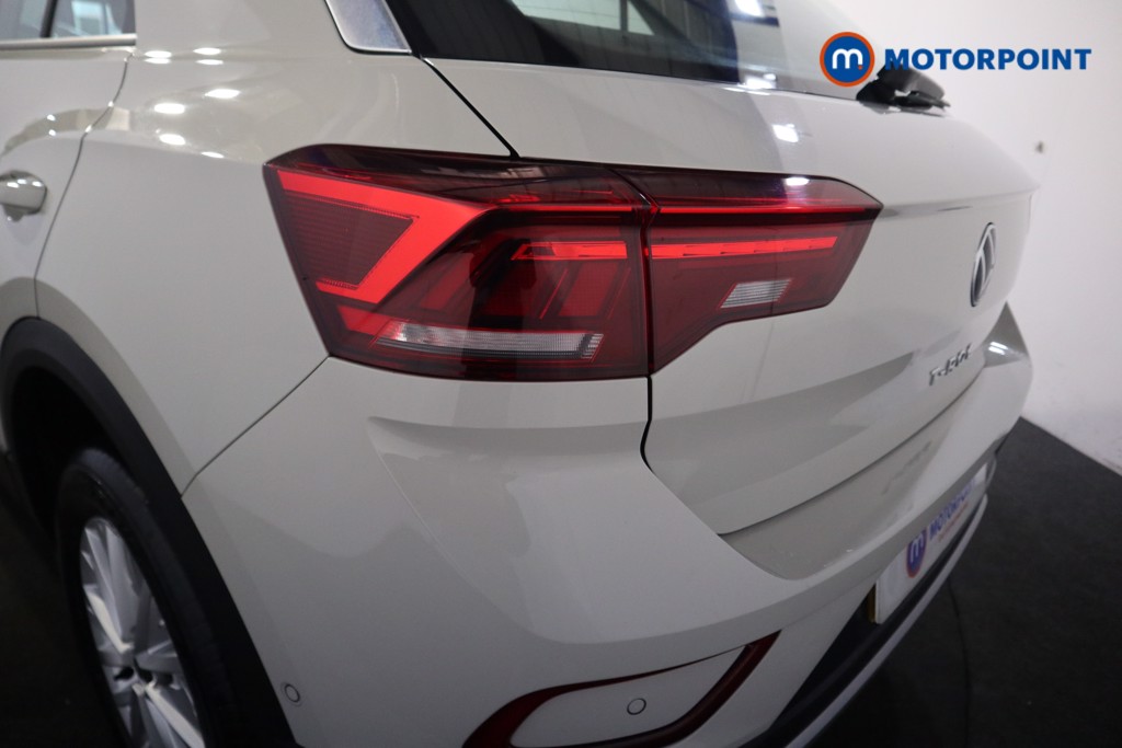 Volkswagen T-Roc Life Manual Petrol SUV - Stock Number (1602126) - 24th supplementary image
