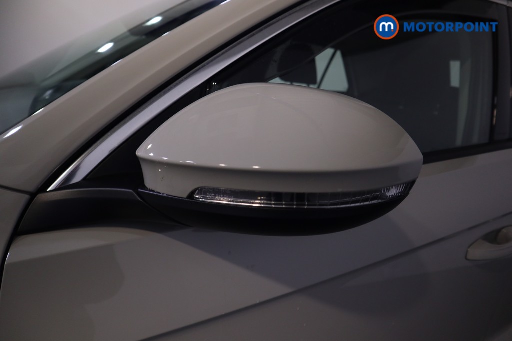 Volkswagen T-Roc Life Manual Petrol SUV - Stock Number (1602126) - 29th supplementary image