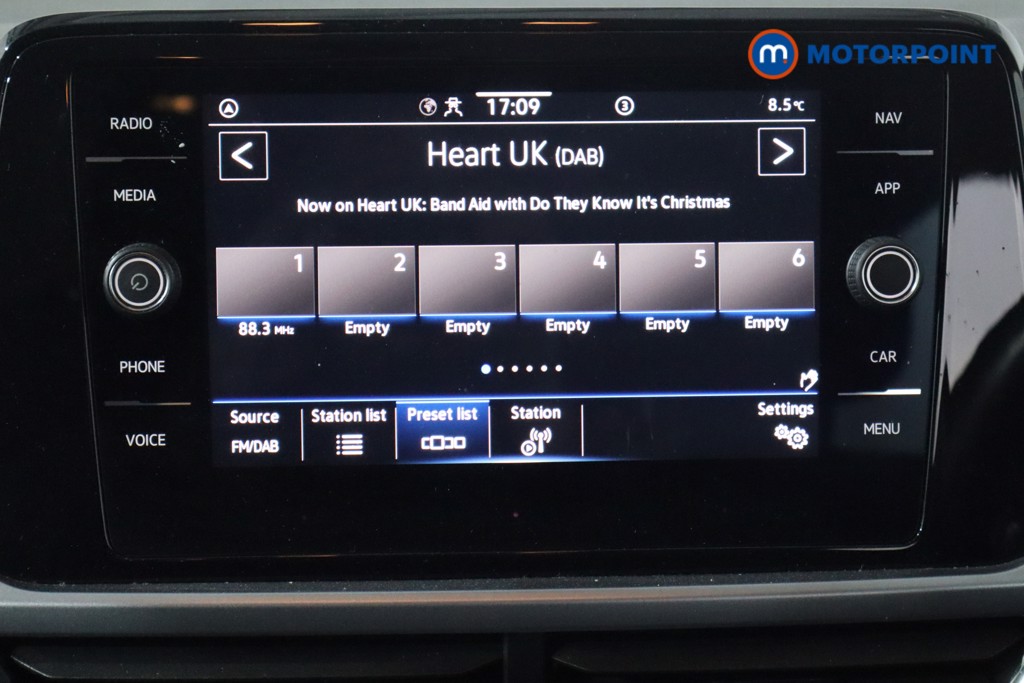 Volkswagen T-Roc Life Manual Petrol SUV - Stock Number (1602196) - 2nd supplementary image