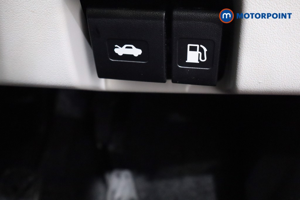 Suzuki Swift Motion Manual Petrol Hatchback - Stock Number (1602636) - 23rd supplementary image