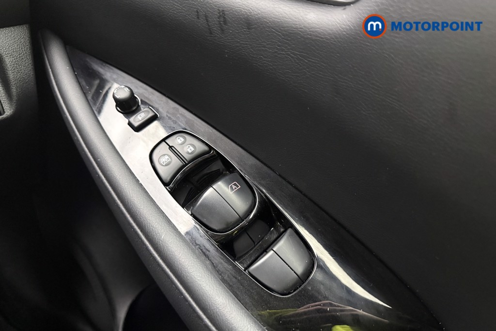 Nissan Leaf N-Connecta Automatic Electric Hatchback - Stock Number (1576576) - 16th supplementary image