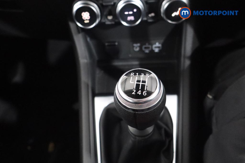 Renault Captur Iconic Manual Petrol SUV - Stock Number (1591549) - 2nd supplementary image