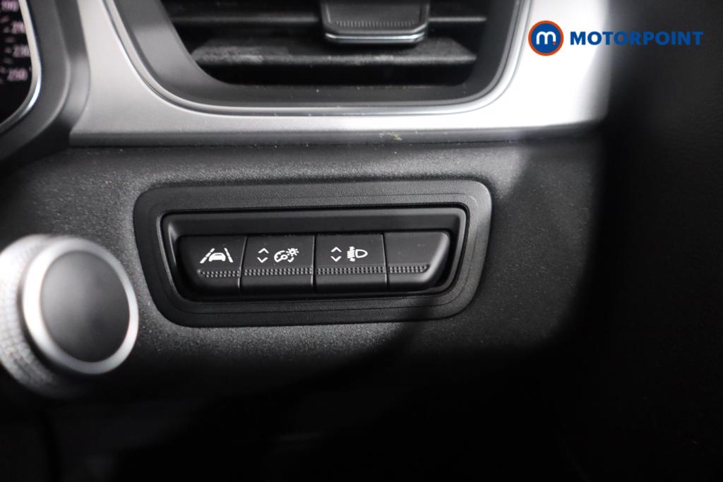 Renault Captur Iconic Manual Petrol SUV - Stock Number (1591549) - 10th supplementary image