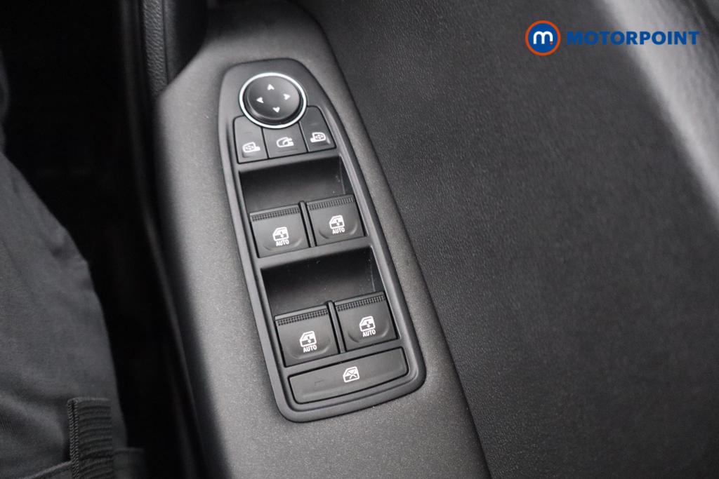 Renault Captur Iconic Manual Petrol SUV - Stock Number (1591549) - 11th supplementary image