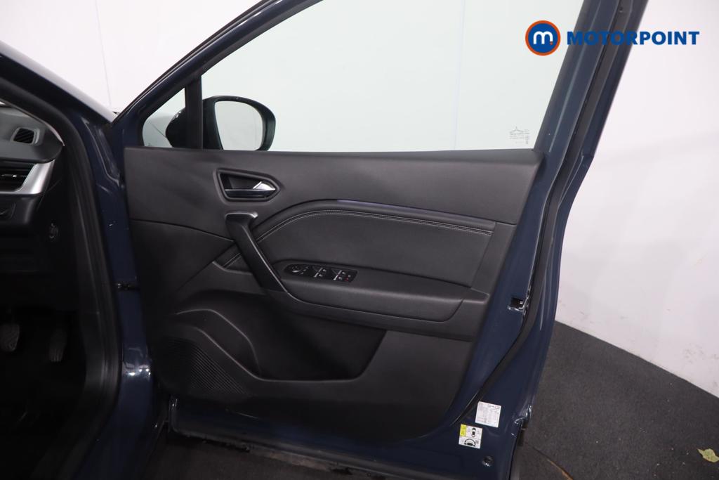Renault Captur Techno Manual Petrol SUV - Stock Number (1595582) - 13th supplementary image