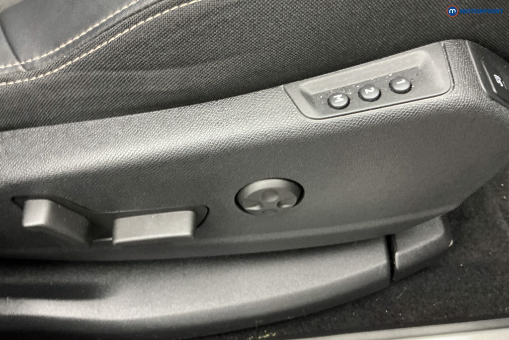 Peugeot 3008 Gt Premium Automatic Diesel SUV - Stock Number (1596743) - 21st supplementary image