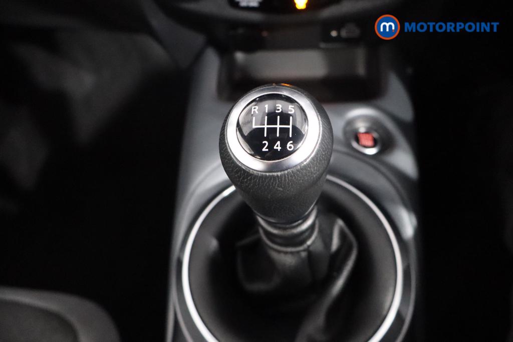 Nissan Juke N-Connecta Manual Petrol SUV - Stock Number (1598129) - 3rd supplementary image