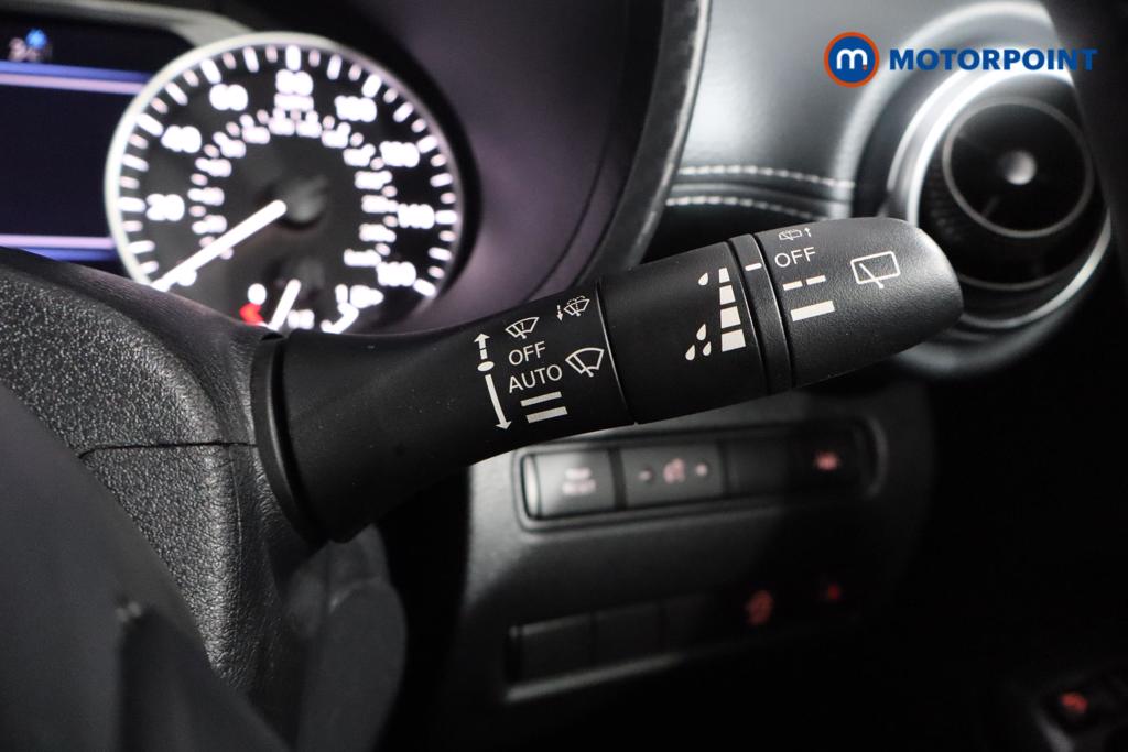 Nissan Juke N-Connecta Manual Petrol SUV - Stock Number (1598129) - 9th supplementary image