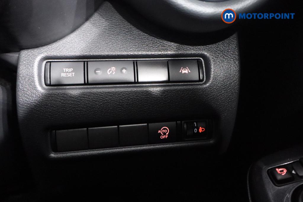 Nissan Juke N-Connecta Manual Petrol SUV - Stock Number (1598129) - 11th supplementary image