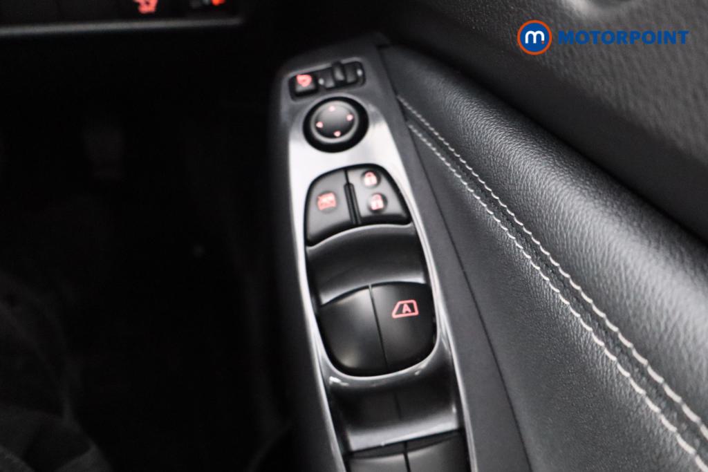 Nissan Juke N-Connecta Manual Petrol SUV - Stock Number (1598129) - 12th supplementary image