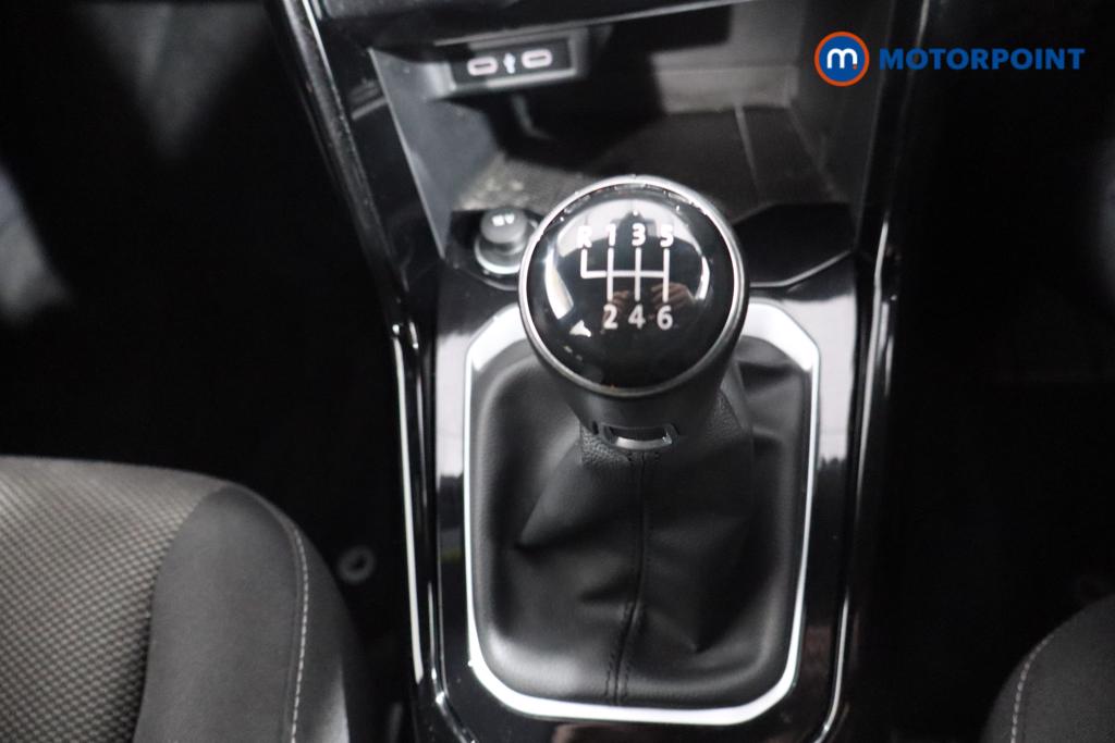 Volkswagen T-Roc Black Edition Manual Petrol SUV - Stock Number (1598249) - 3rd supplementary image