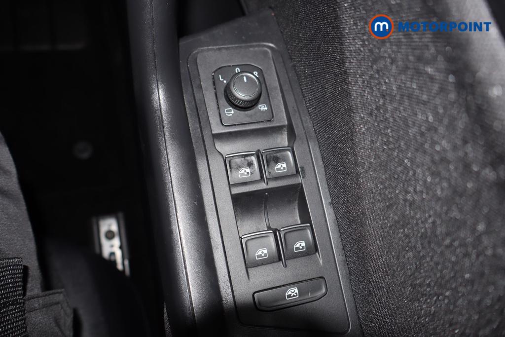 Volkswagen T-Roc Black Edition Manual Petrol SUV - Stock Number (1598249) - 13th supplementary image