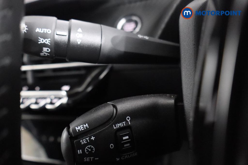Peugeot 2008 Allure Manual Petrol SUV - Stock Number (1598287) - 8th supplementary image