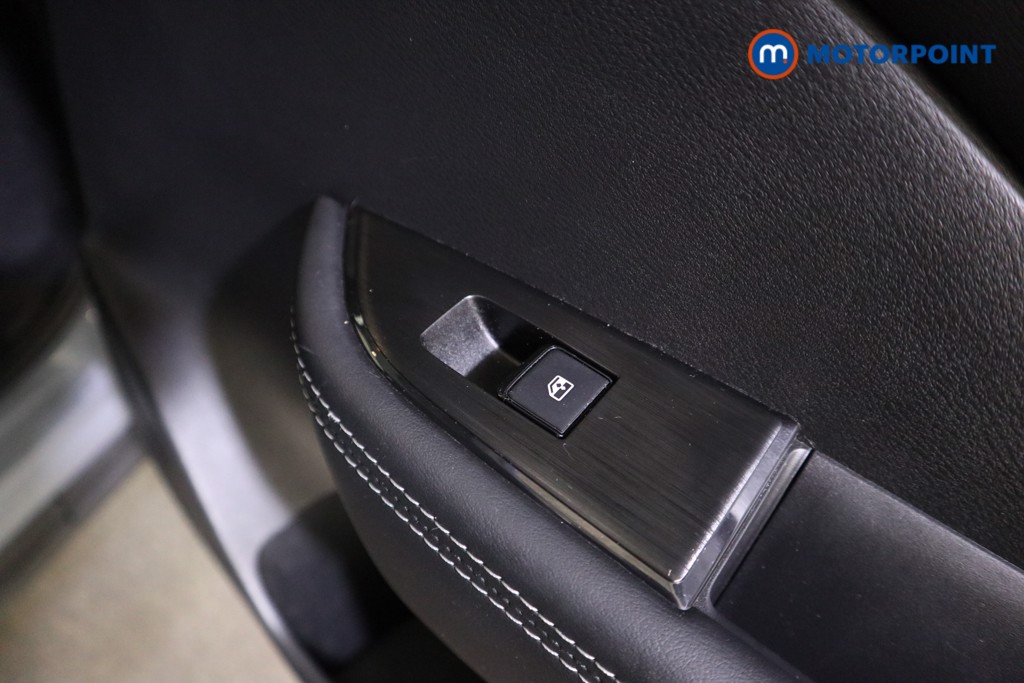 Nissan Qashqai N-Connecta Manual Petrol SUV - Stock Number (1598626) - 17th supplementary image