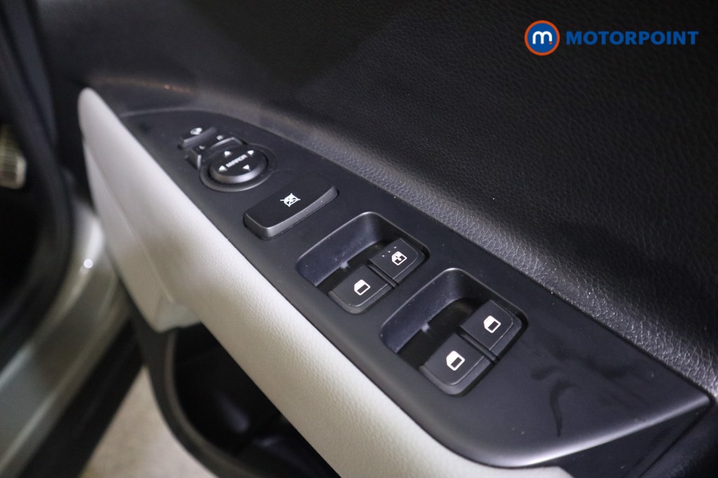 KIA Stonic First Edition Manual Diesel SUV - Stock Number (1599079) - 13th supplementary image