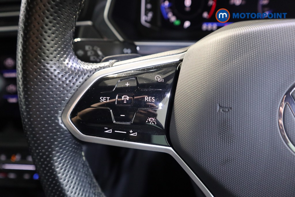 Volkswagen Tiguan R-Line Automatic Petrol SUV - Stock Number (1599539) - 3rd supplementary image